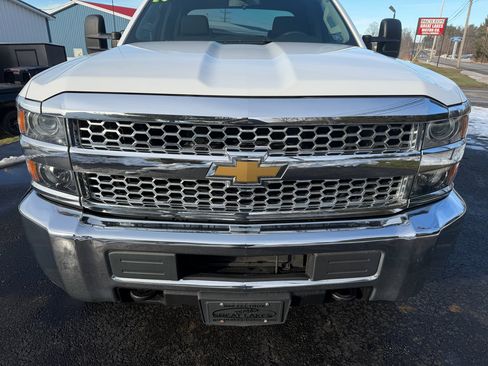Used 2019 Chevrolet Silverado 2500 W/T w/ Snow Plow Prep Package image 9