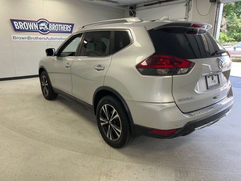 Used 2019 Nissan Rogue SV w/ Premium Package AWD/4WD image 2