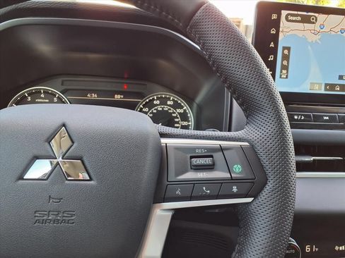 Used 2026 Mitsubishi Outlander SE FWD image 17