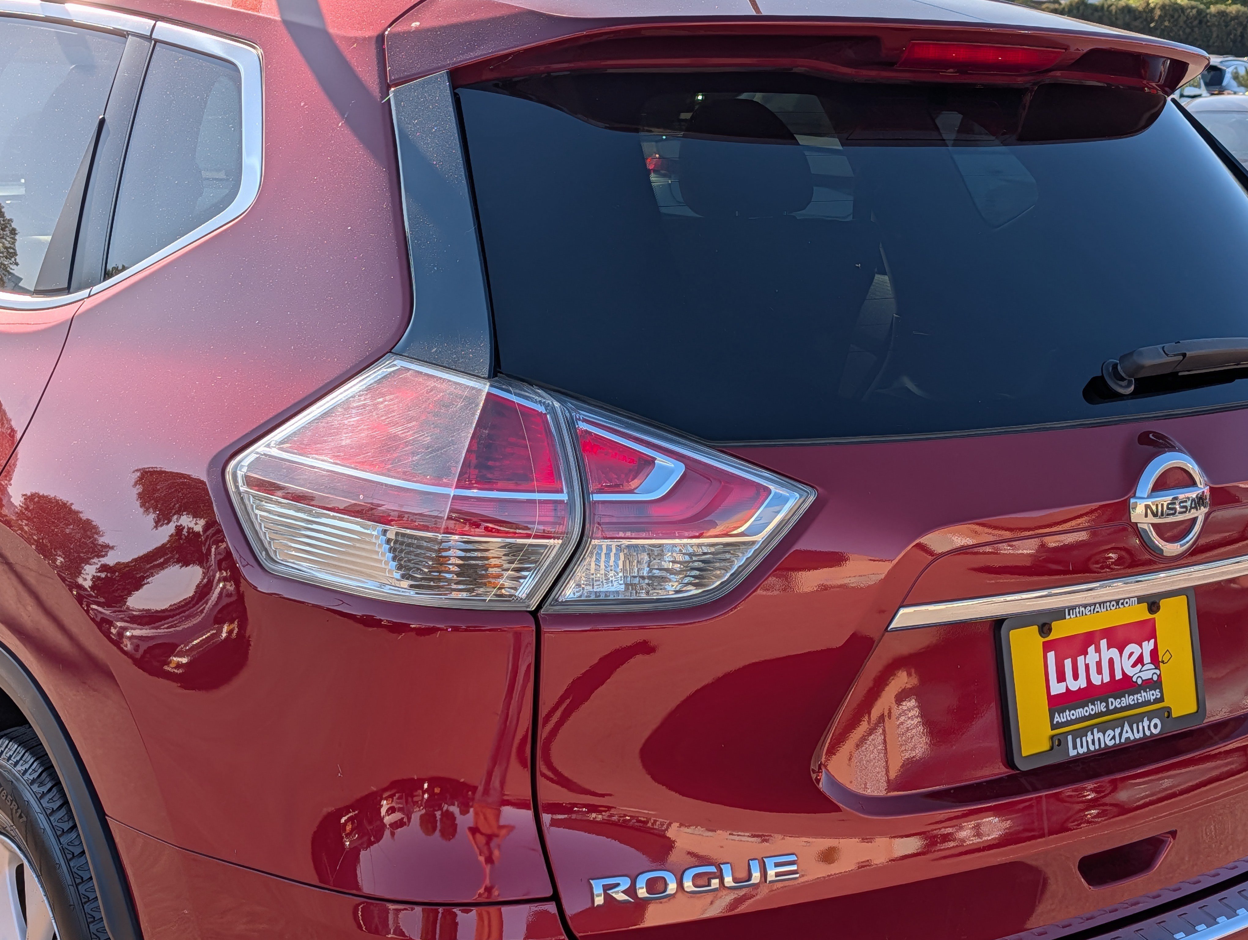 Used 2014 Nissan Rogue SV AWD/4WD image 17