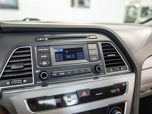 Used 2015 Hyundai Sonata SE FWD image 25