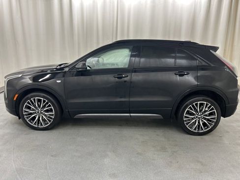 Used 2024 Cadillac XT4 Sport image 3