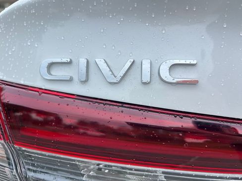 Used 2025 Honda Civic Sport image 40