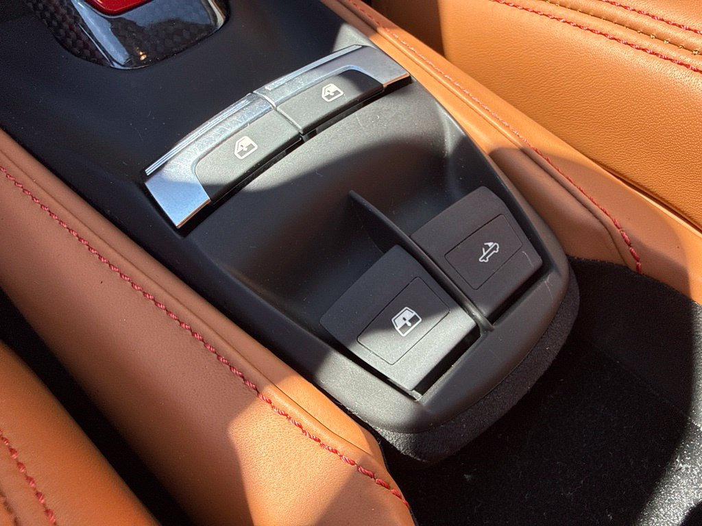 Used 2018 Ferrari 488 Spider RWD image 31
