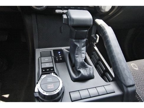 Used 2025 Toyota 4Runner SR5 AWD/4WD image 24