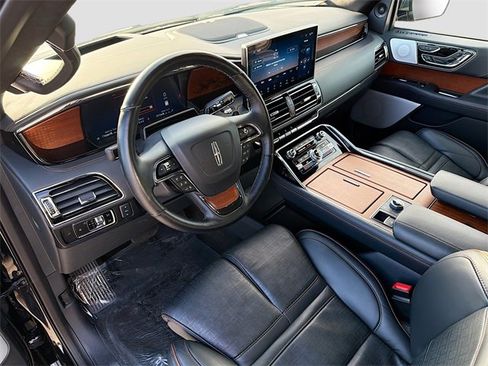 Used 2024 Lincoln Navigator Black Label image 28