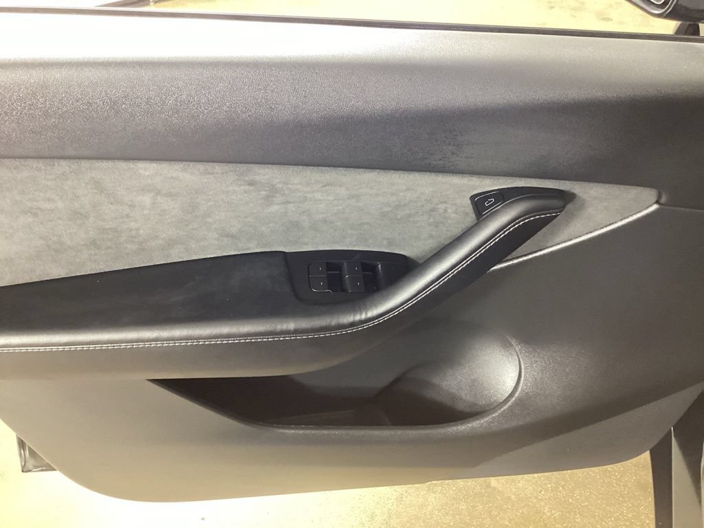 Used 2022 Tesla Model Y Performance AWD/4WD image 10