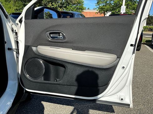 Used 2020 Honda HR-V EX image 19