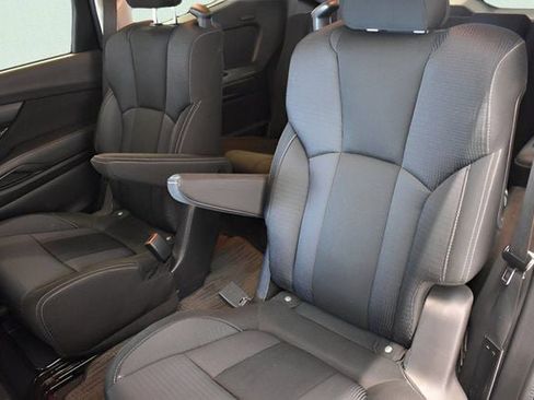 Used 2024 Subaru Ascent Premium w/ Convenience Package image 7