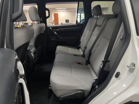 Used 2023 Lexus GX 460 w/ Black Line Special Edition image 28