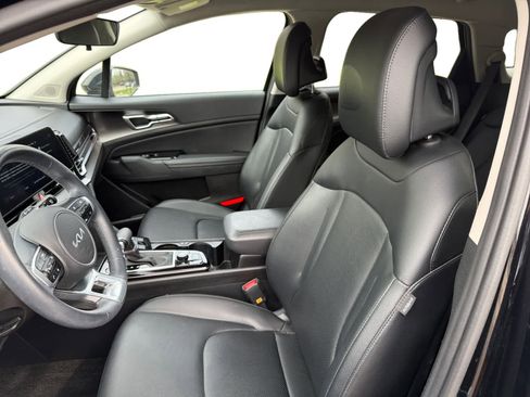 Used 2024 Kia Sportage EX image 9