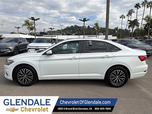 Used 2019 Volkswagen Jetta SE image 4