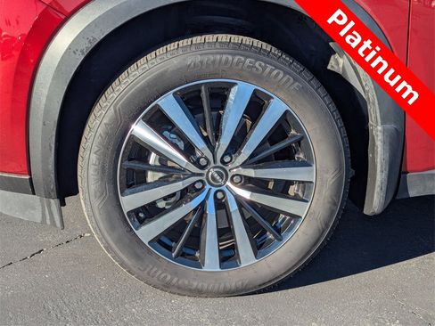 Used 2025 Nissan Pathfinder Platinum w/ Cargo Package image 10