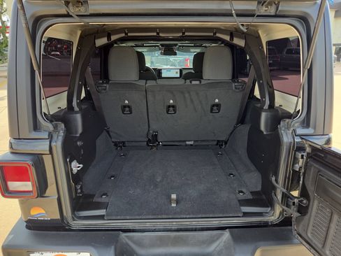 Used 2024 Jeep Wrangler Unlimited Sport AWD/4WD image 18