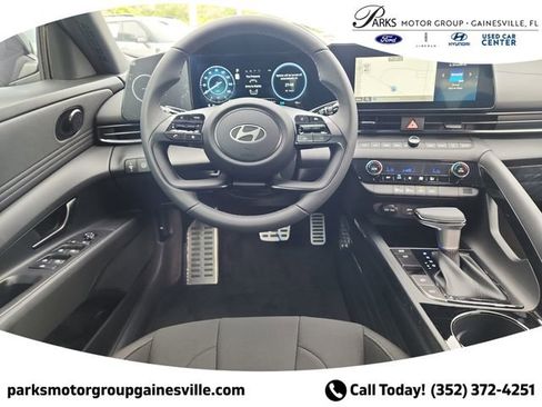 New 2025 Hyundai Elantra SEL w/ Cargo Package FWD image 11