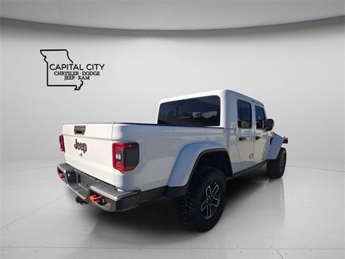 New 2026 Jeep Gladiator Mojave image 3