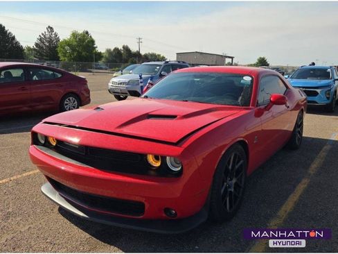 Used 2016 Dodge Challenger R/T Scat Pack RWD image 1