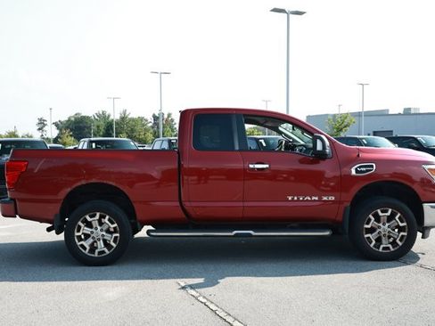 Used 2018 Nissan Titan SV w/ SV Convenience Package AWD/4WD image 3