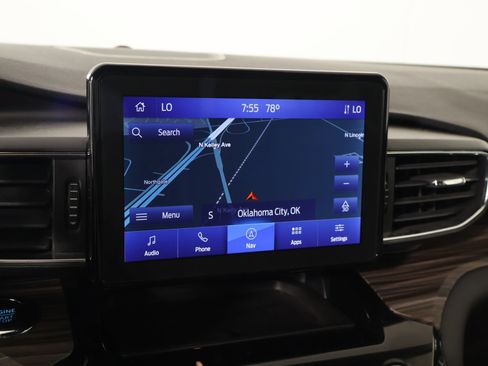 Used 2022 Ford Explorer Limited w/ Equipment Group 301A AWD/4WD image 7