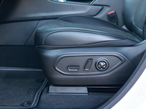 New 2026 Jeep Grand Cherokee L 2WD image 16