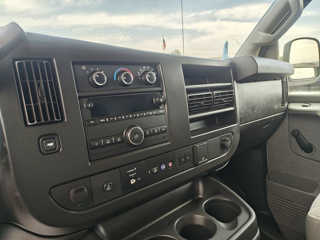 Used 2019 Chevrolet Express 2500 RWD image 11