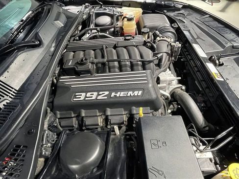 Used 2013 Dodge Challenger SRT8 w/ Harman Kardon Audio Group RWD image 23
