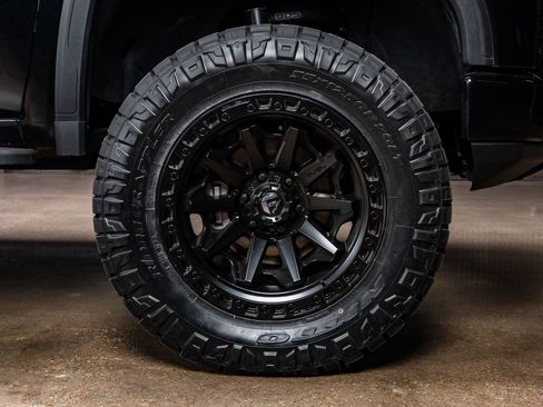 Used 2024 GMC Sierra 1500 AT4 w/ AT4 Preferred Package image 12