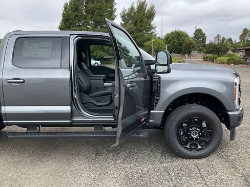 New 2026 Ford F250 Lariat w/ Black Appearance Package AWD/4WD image 36