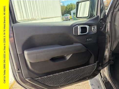 Used 2021 Jeep Wrangler Unlimited Sahara AWD/4WD image 10