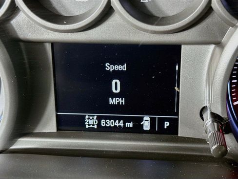 Used 2020 GMC Sierra 1500 4x4 Regular Cab w/ Convenience Package image 2
