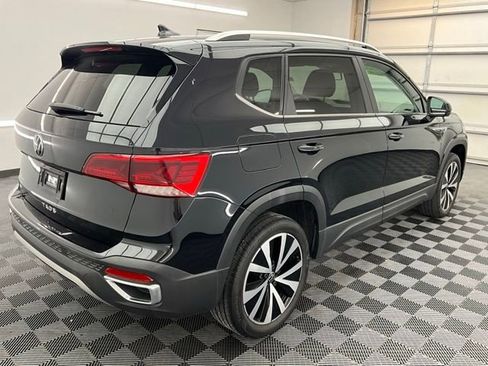 Used 2022 Volkswagen Taos SE FWD image 24