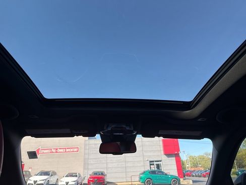 Used 2022 Alfa Romeo Stelvio Veloce image 41