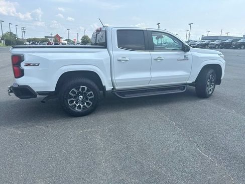 Used 2023 Chevrolet Colorado Z71 w/ Z71 Convenience Package 2 AWD/4WD image 2