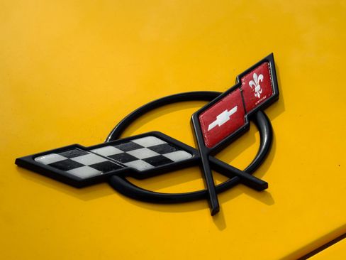 Used 2000 Chevrolet Corvette Convertible w/ Memory Pkg RWD image 20