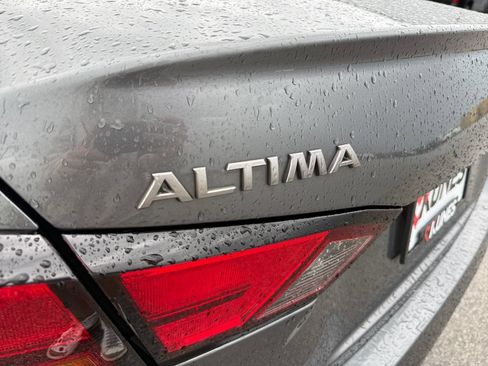 Used 2024 Nissan Altima 2.5 SV FWD image 45