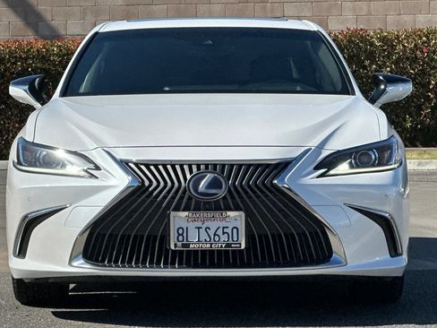 Used 2019 Lexus ES 300h w/ Accessory Package 2 FWD image 9