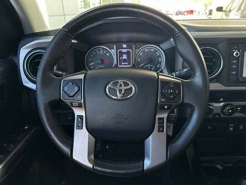 Used 2018 Toyota Tacoma SR5 image 19