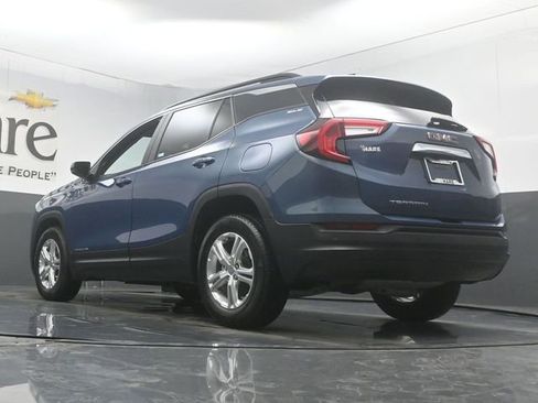 Used 2024 GMC Terrain SLE w/ Driver Convenience Package image 5