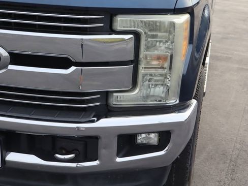 Used 2017 Ford F250 Lariat w/ Chrome Package image 11