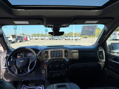 Used 2019 Chevrolet Silverado 1500 High Country w/ Technology Package image 41