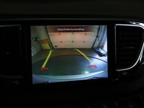 Used 2026 Chrysler Pacifica Select FWD image 20