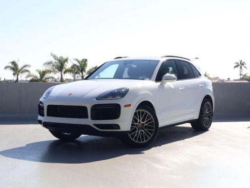 Certified 2023 Porsche Cayenne S image 1