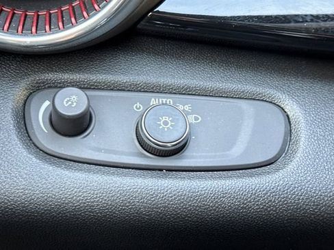 Certified 2025 Chevrolet Trax RS w/ Driver Confidence Package image 38