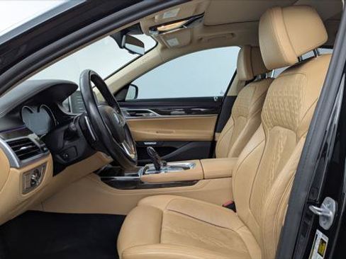 Used 2017 BMW 740i RWD image 14