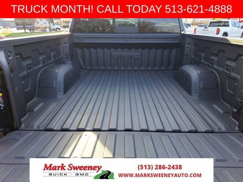 New 2026 GMC Sierra 1500 AT4 w/ Technology Package image 8