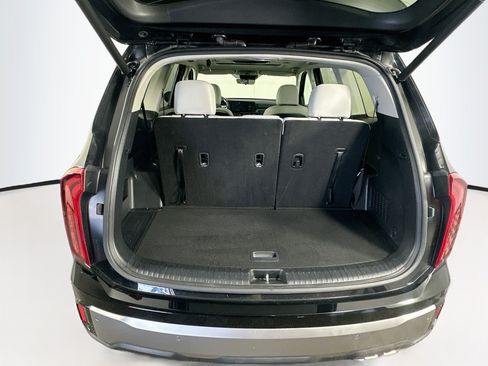 Used 2025 Kia Telluride S FWD image 31