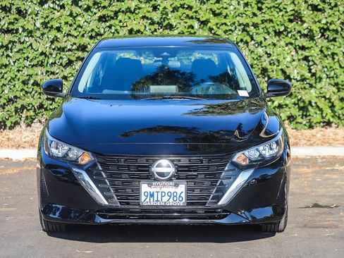 Used 2024 Nissan Sentra SV FWD image 2