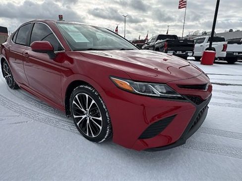 Used 2019 Toyota Camry SE image 7