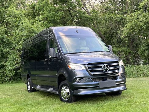 Used 2021 Mercedes-Benz Sprinter 3500 image 36