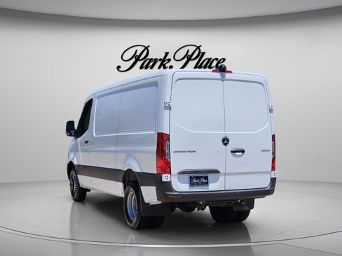 Used 2026 Mercedes-Benz Sprinter 4500 image 3